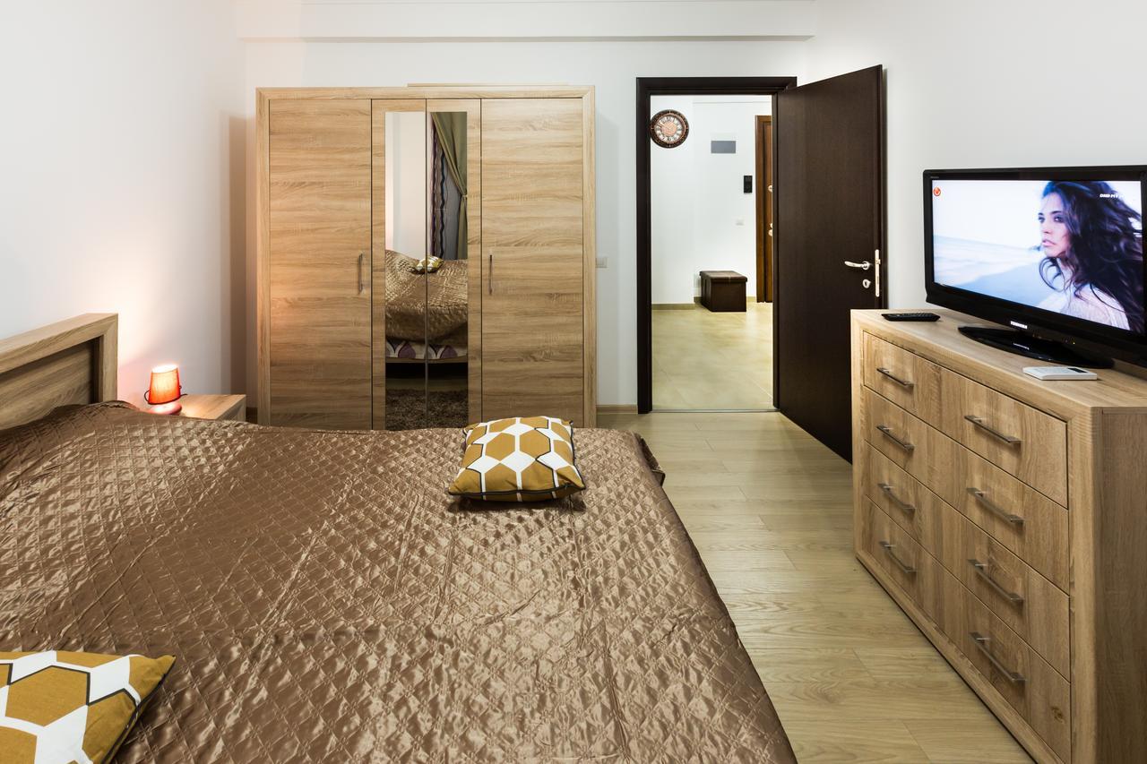 Solid Apartment