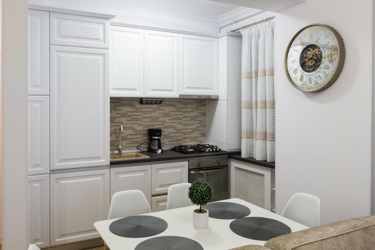 Solid Apartment